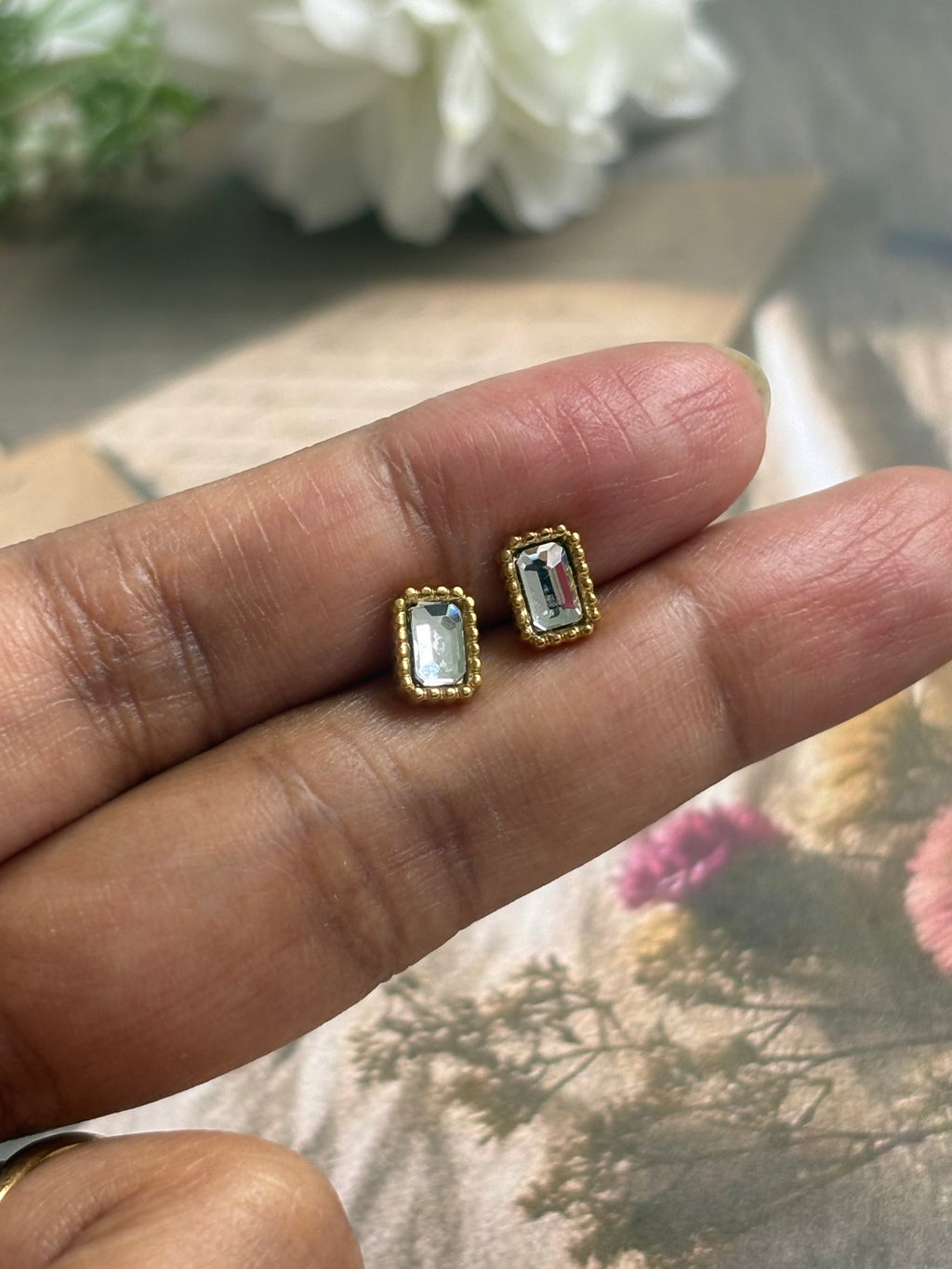 Shine Ball Back Studs